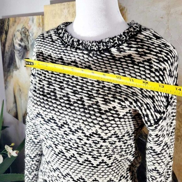 USED ANN TAYLOR Knitted sweater black and white size small - Picture 3 of 9
